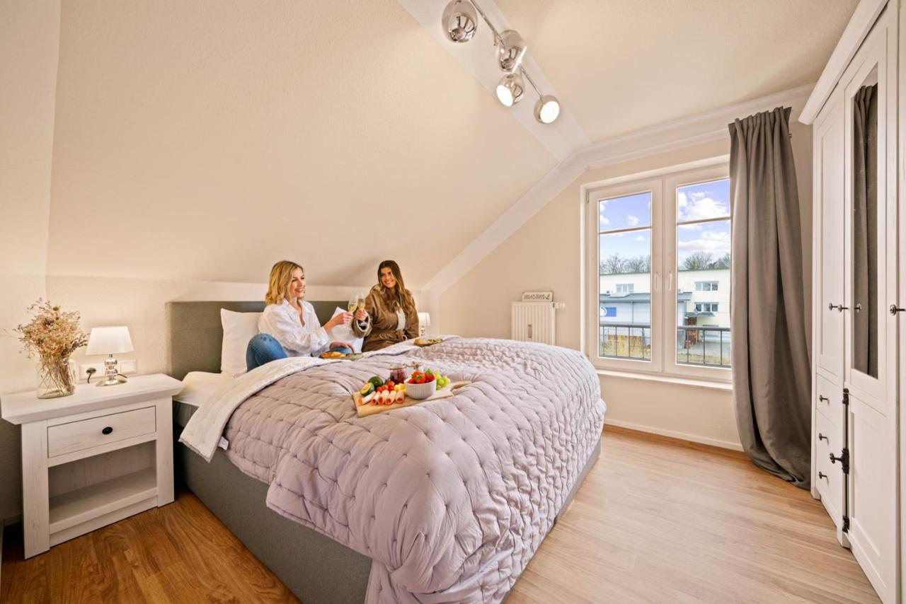 Wohlfuehl-Apartment Irisbluete Mit Privatstrand Friedrichshafen Ngoại thất bức ảnh